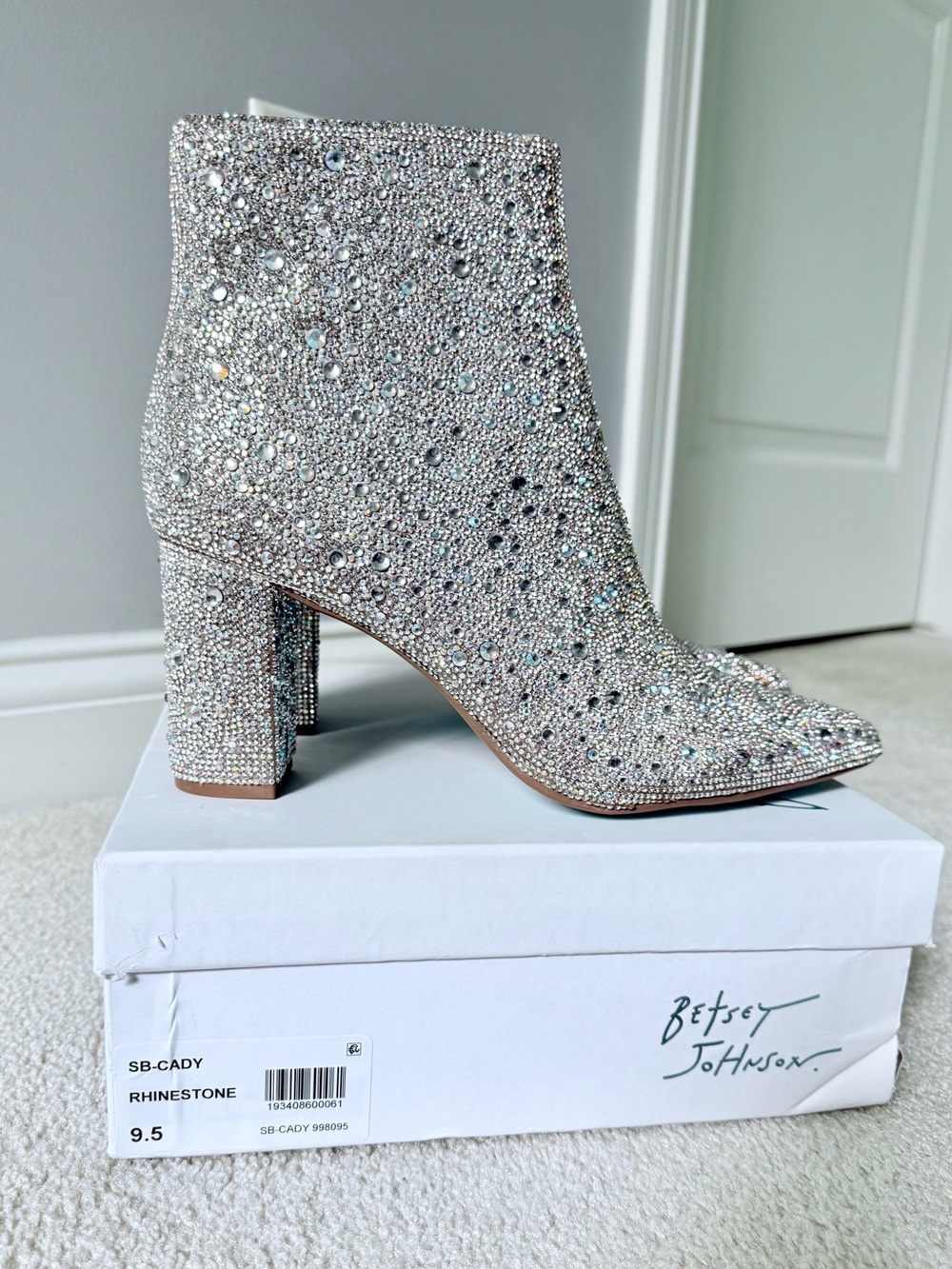 Betsey Johnson - SB Cady Embellished Women’s Ankle Boots - Silver size 9 NWT - Picture 3 of 5